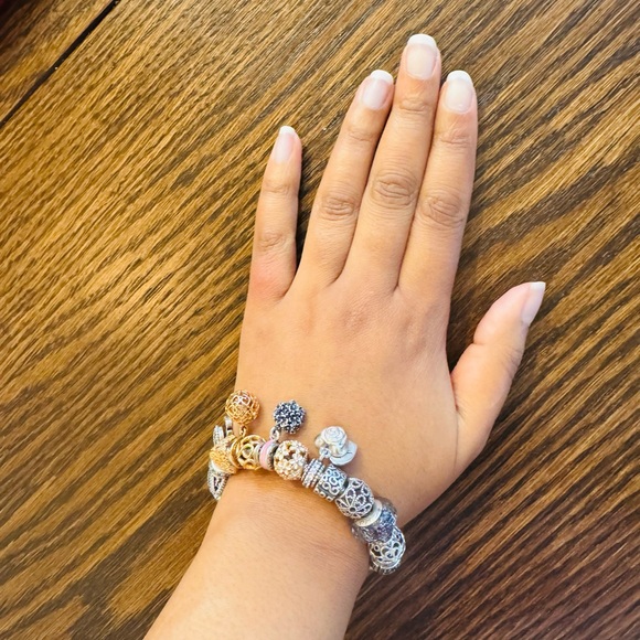 Pandora Moments Heart Clasp Snake Chain Bracelet with charms - Picture 8 of 15